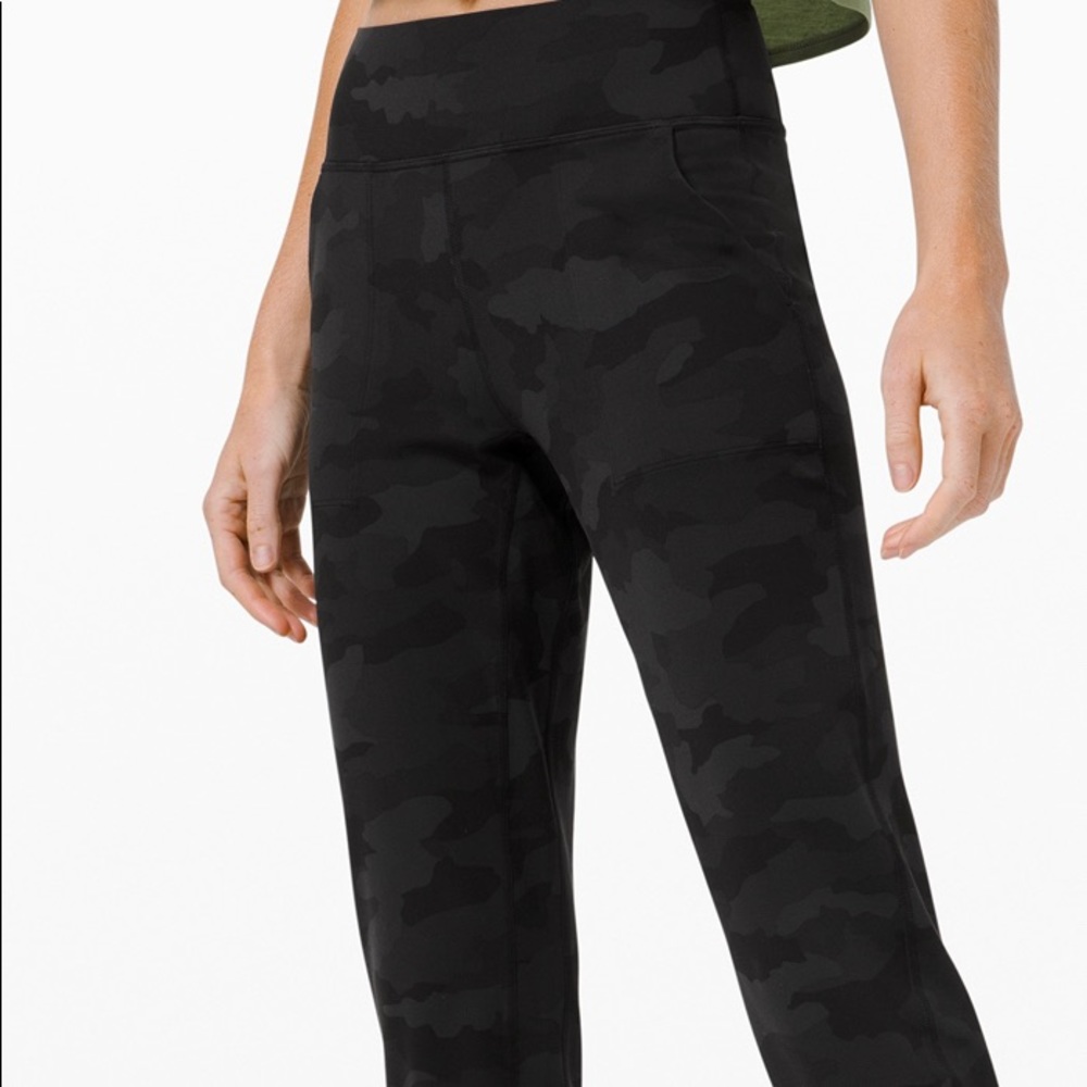 Size 6 camo align joggers